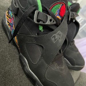 Jordan VIII’s size 5.5 big kids. In Black, great condition.